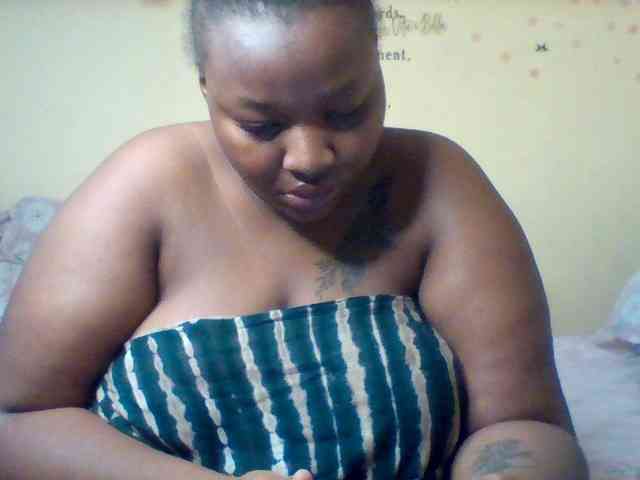 SinfullySweet webcam
