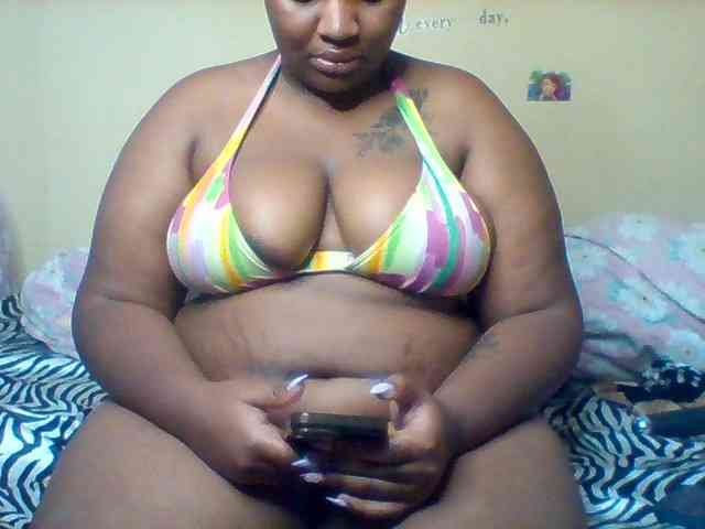 SinfullySweet webcam