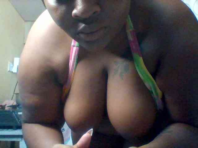 SinfullySweet webcam