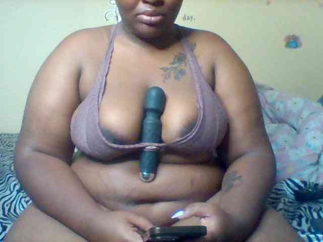 SinfullySweet webcam