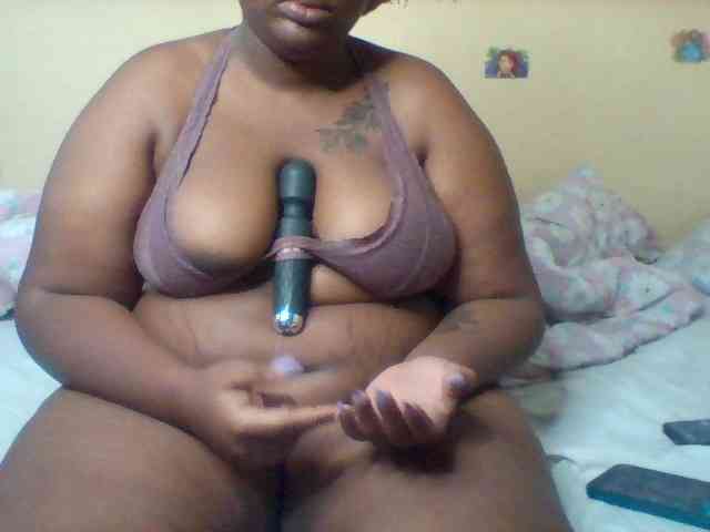 SinfullySweet webcam