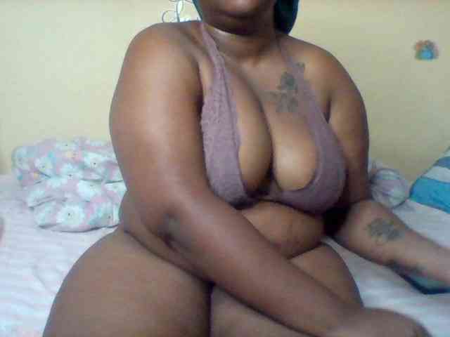 SinfullySweet webcam