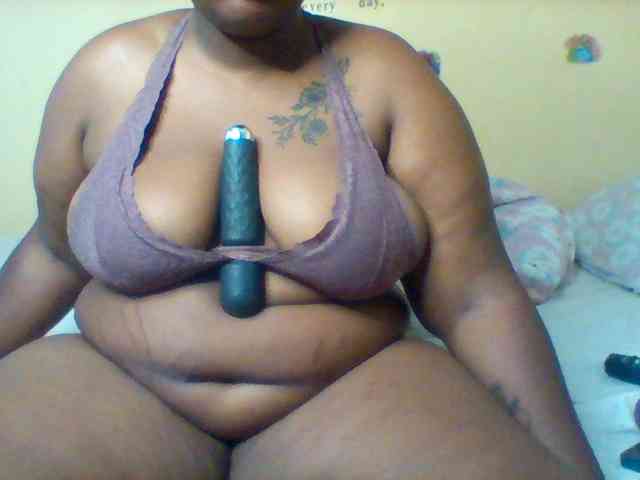 SinfullySweet webcam