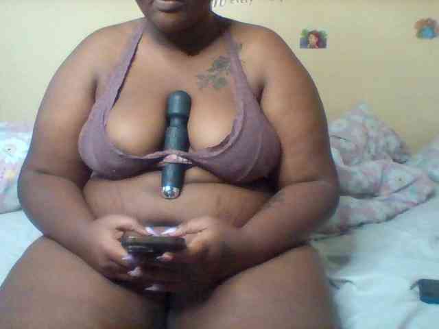 SinfullySweet webcam