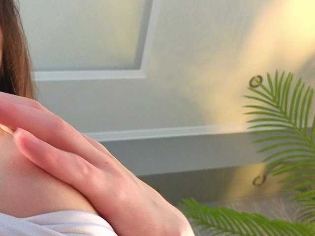 AlisaFreshly live cam on BongaCams
