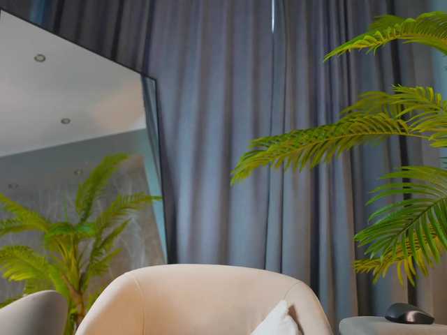 AlisaFreshly live cam on BongaCams