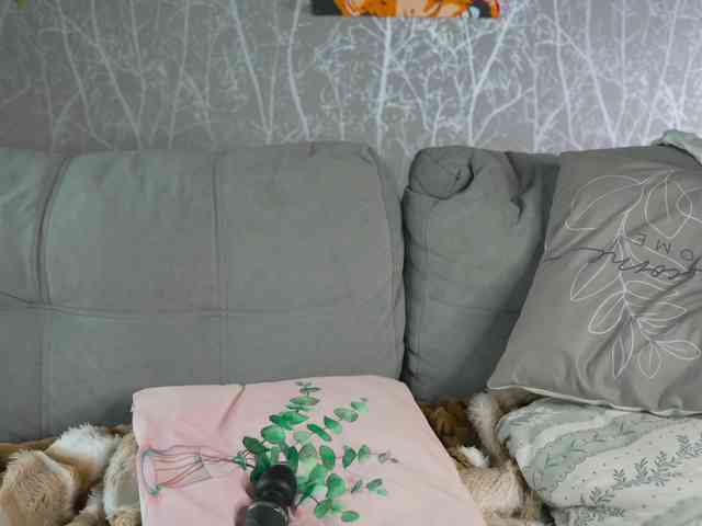 AlisaFreshly webcam