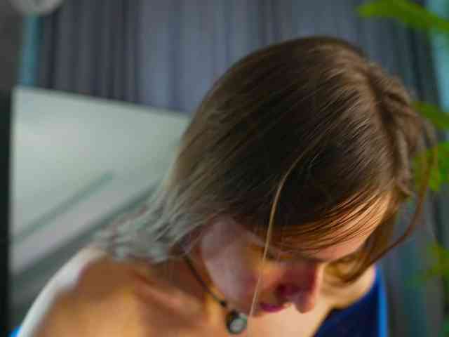 AlisaFreshly webcam
