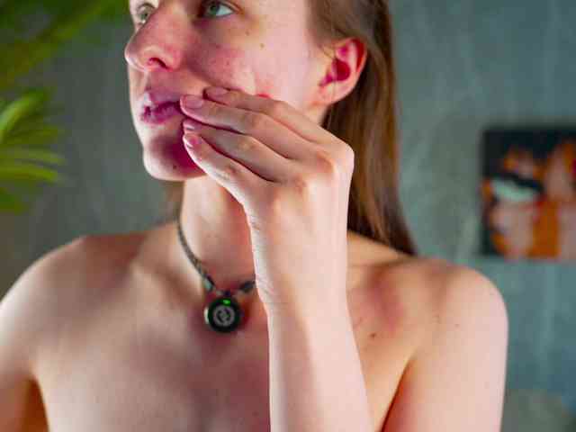 Model: AlisaFreshly