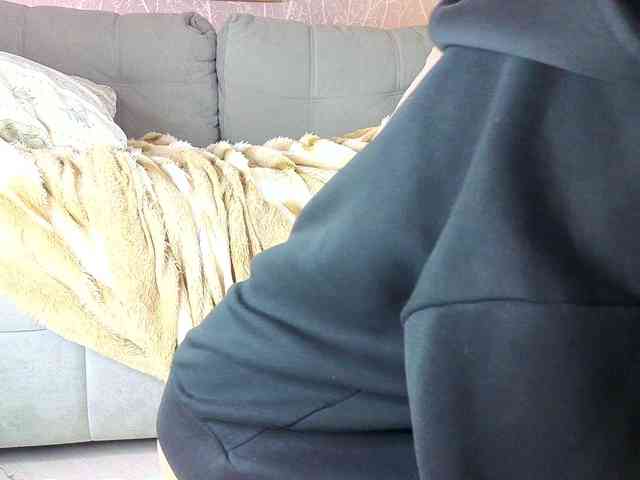 AlisaFreshly webcam