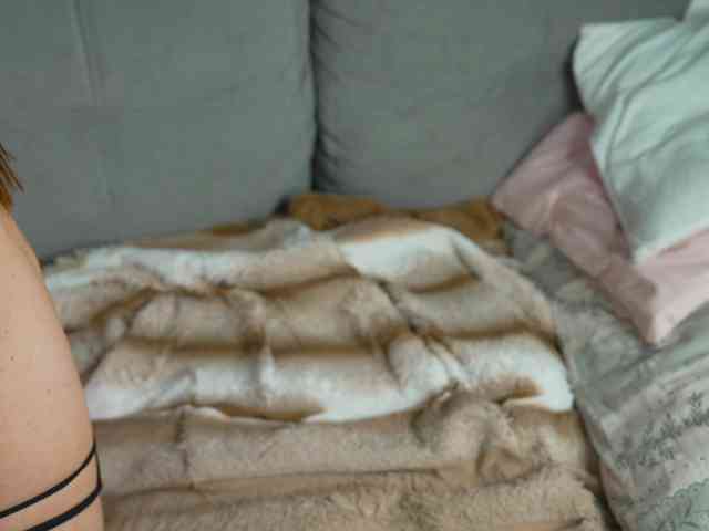 AlisaFreshly webcam