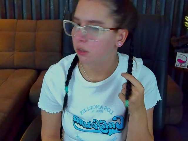 Livia-Shy live cam on BongaCams