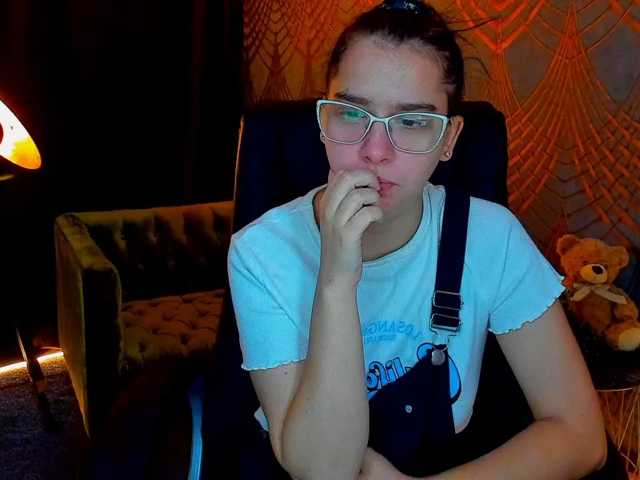 Livia-Shy live cam on BongaCams