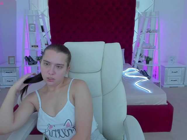 Livia-Shy live cam on BongaCams
