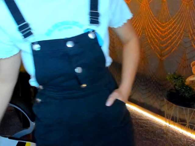 Livia-Shy live cam on BongaCams