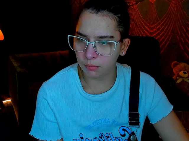 Livia-Shy live cam on BongaCams