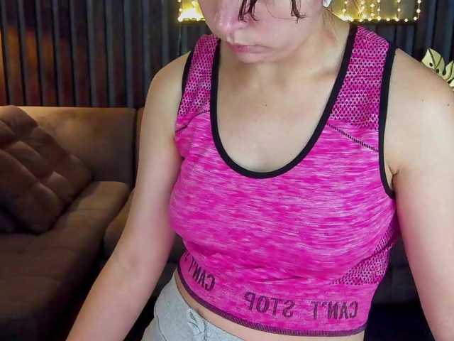 Livia-Shy live cam on BongaCams