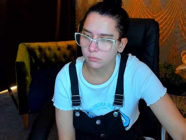 Livia-Shy live cam on BongaCams