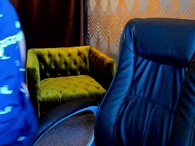 Livia-Shy live cam on BongaCams