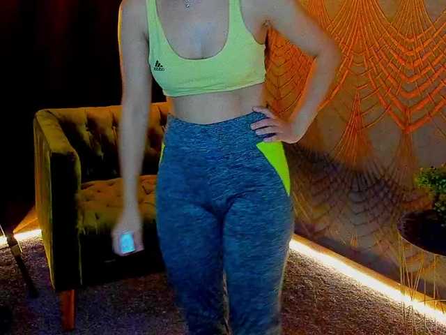 Livia-Shy live cam on BongaCams