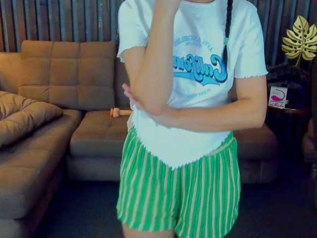 Livia-Shy live cam on BongaCams