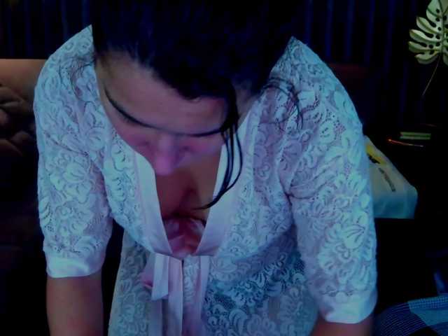Livia-Shy live cam on BongaCams