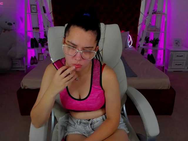 Livia-Shy live cam on BongaCams