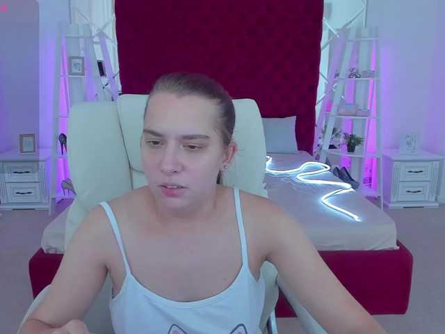 Livia-Shy live cam on BongaCams