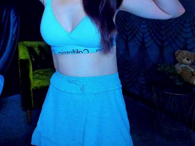 Livia-Shy live cam on BongaCams
