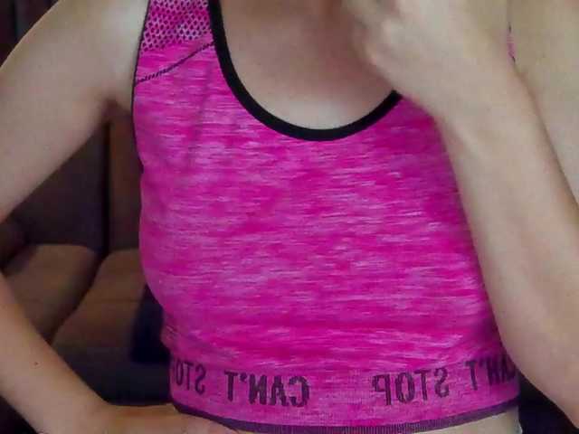 Livia-Shy live cam on BongaCams