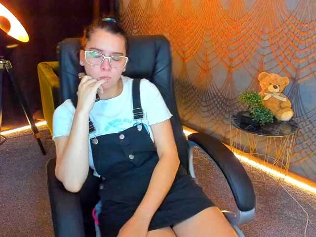 Livia-Shy live cam on BongaCams