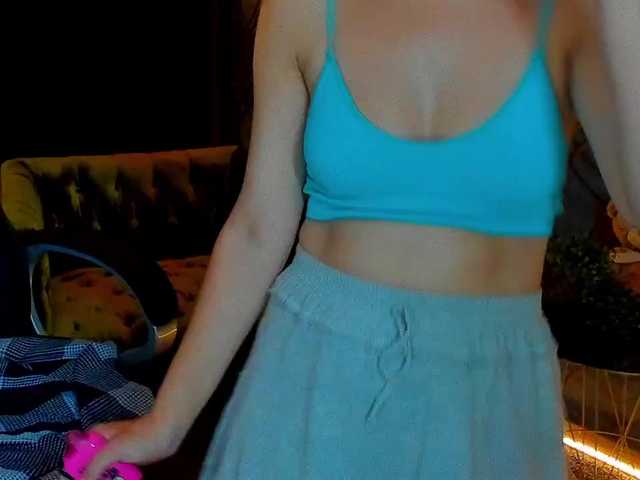 Livia-Shy live cam on BongaCams