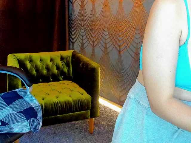 Livia-Shy live cam on BongaCams