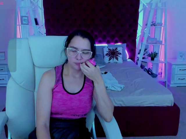 Livia-Shy live cam on BongaCams