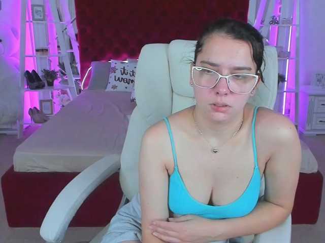 Livia-Shy live cam on BongaCams