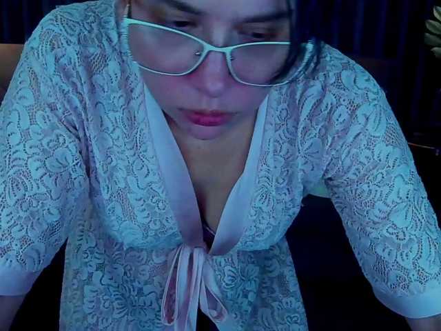 Livia-Shy live cam on BongaCams