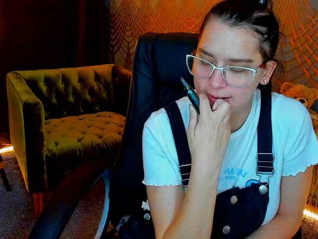 Livia-Shy live cam on BongaCams