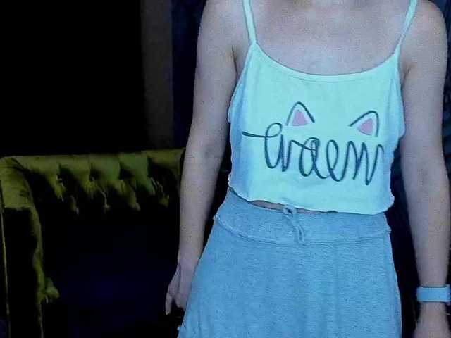 livia-shy live sex