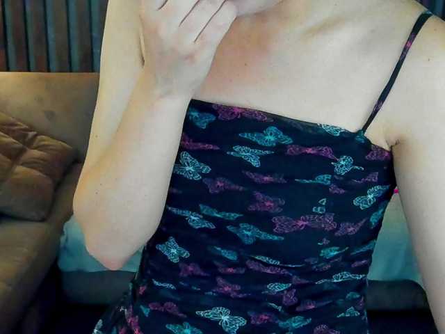 Livia-Shy live cam on BongaCams