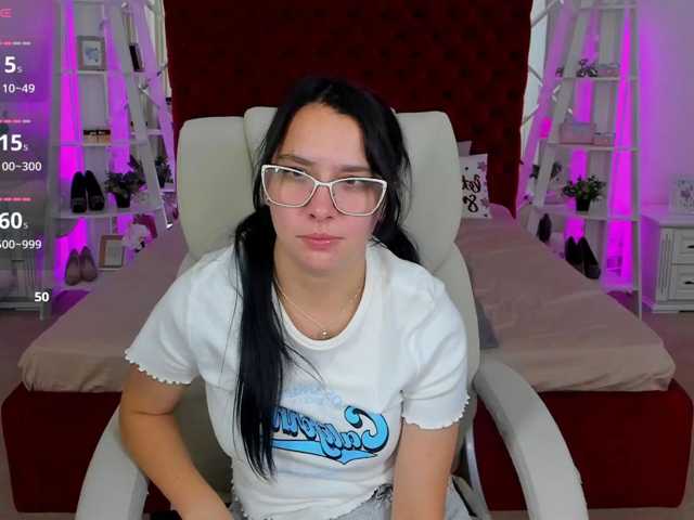 Livia-Shy live cam on BongaCams