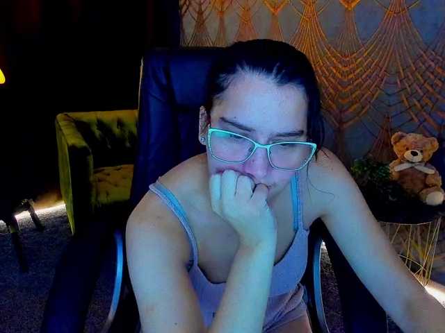 Livia-Shy live cam preview