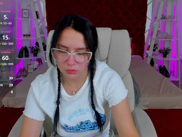 Livia-Shy live cam on BongaCams