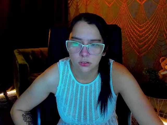 Livia-Shy live cam preview