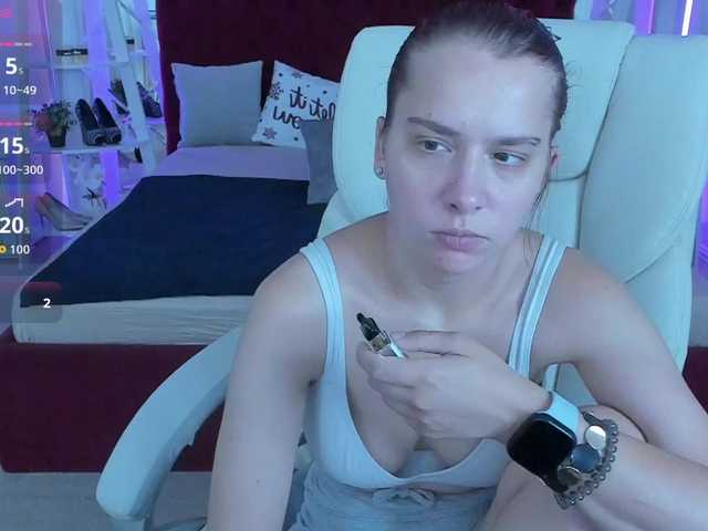 Livia-Shy live cam on BongaCams
