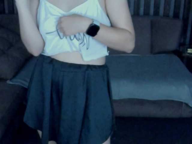 Livia-Shy live cam on BongaCams