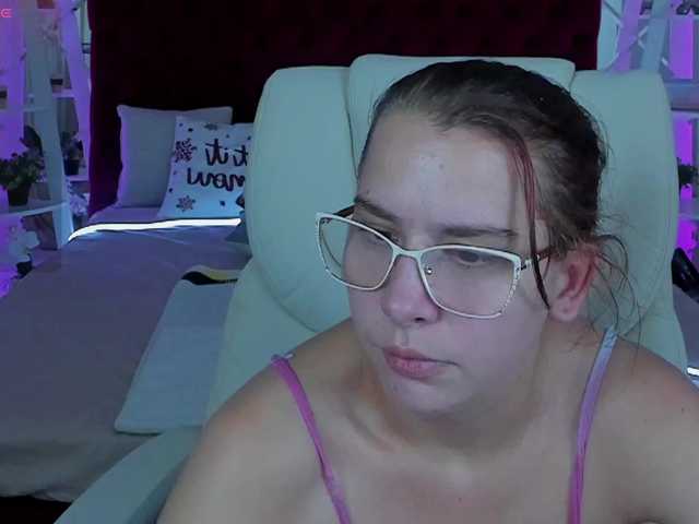 Livia-Shy live cam on BongaCams