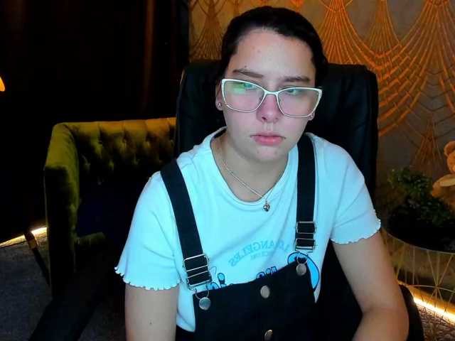 Livia-Shy live cam on BongaCams