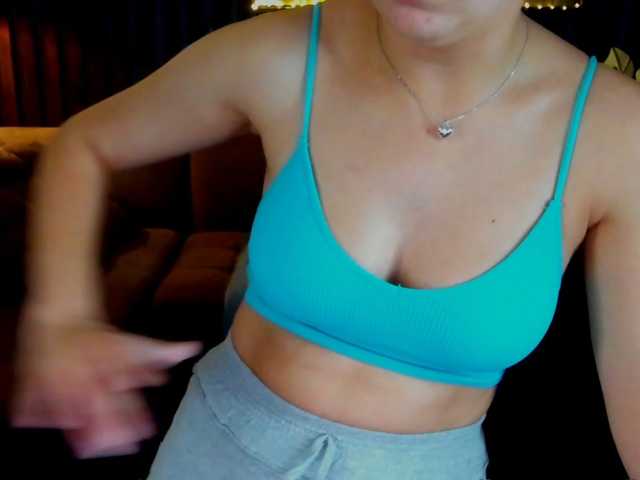 Livia-Shy live cam preview