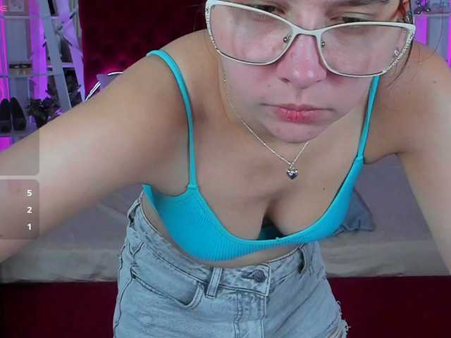 Livia-Shy live cam on BongaCams