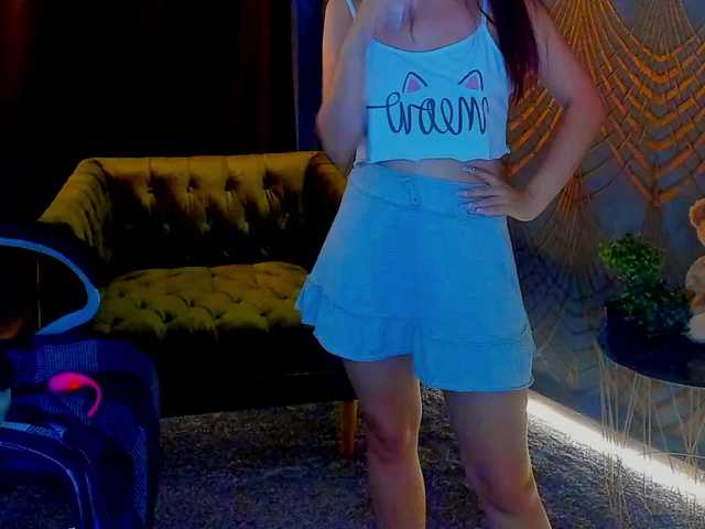 Livia-Shy live cam on BongaCams